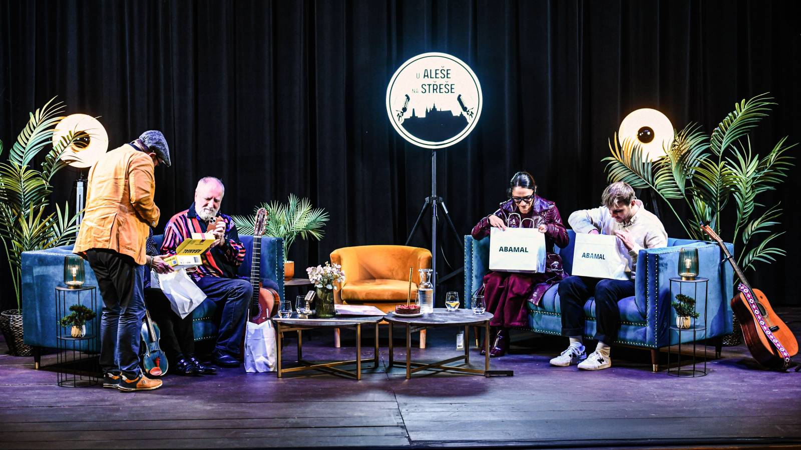 Pavel Šporcl, Eva Burešová, Štěpán Rak a Thom Artway bavili publikum v talkshow U Aleše na střeše