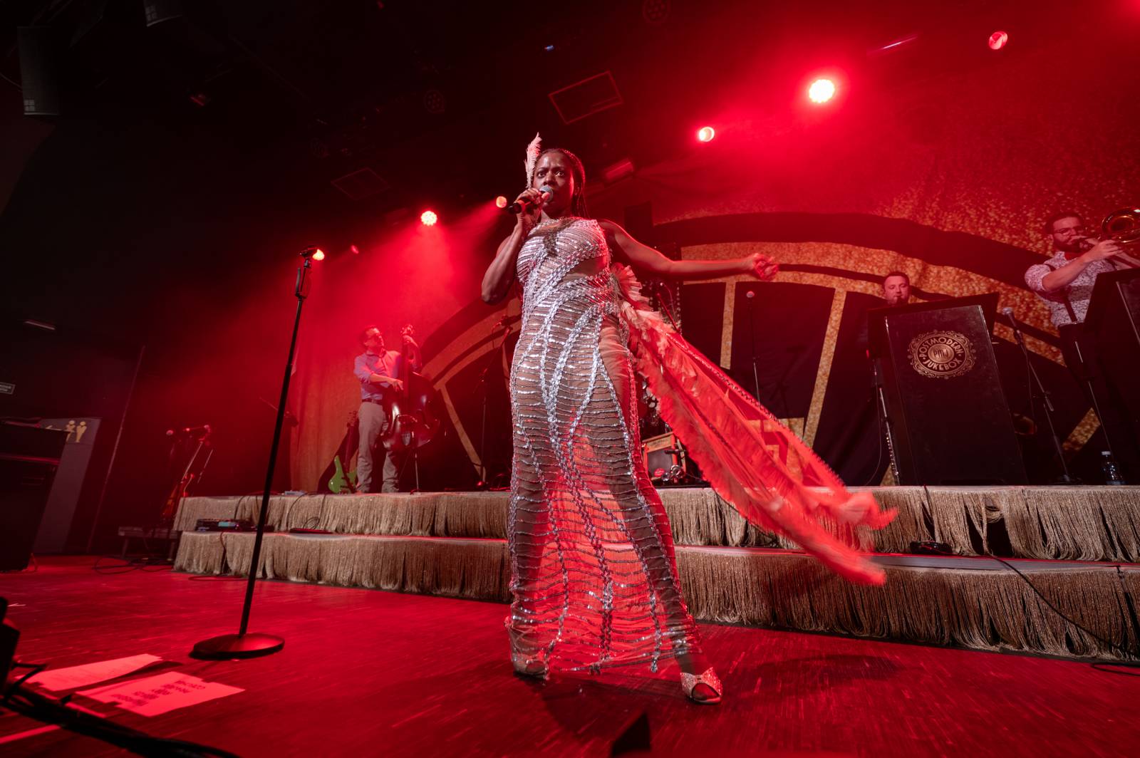 Postmodern Jukebox přivezl do pražského klubu Roxy trochu retra