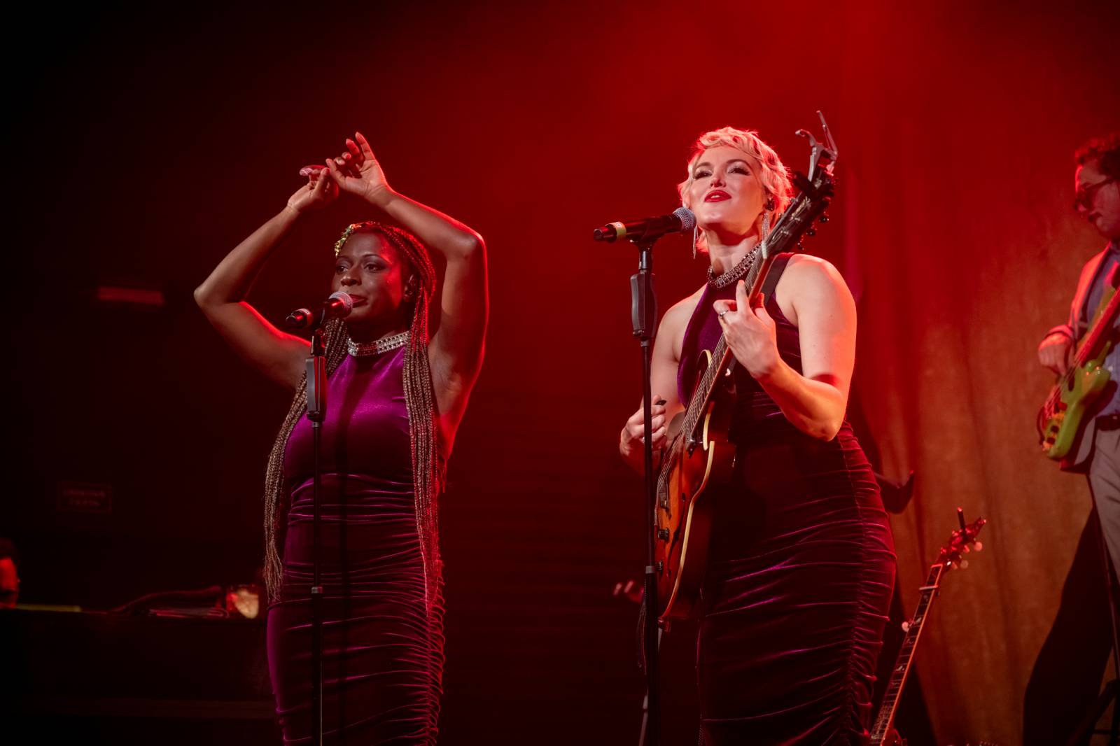 Postmodern Jukebox přivezl do pražského klubu Roxy trochu retra