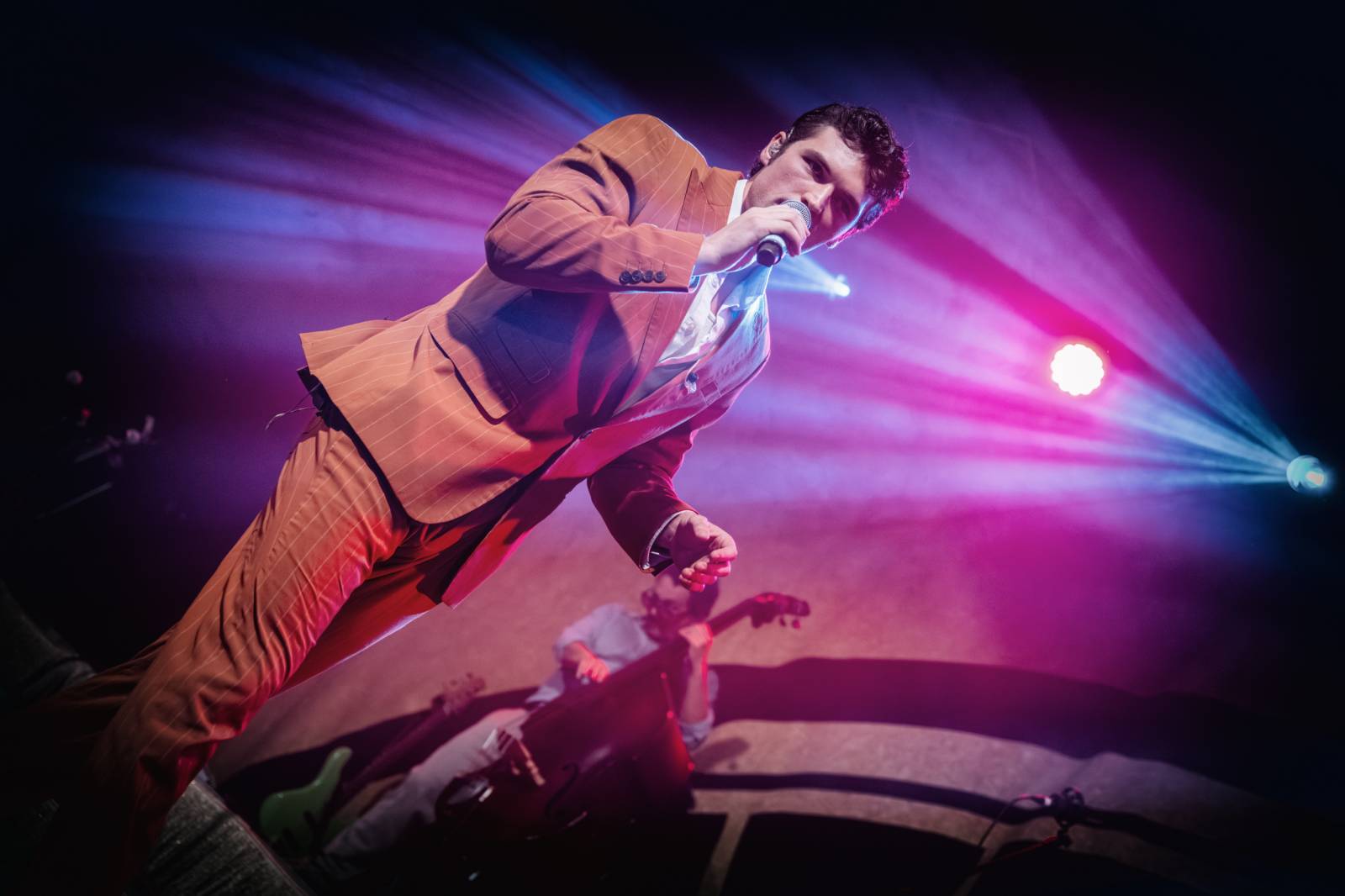 Postmodern Jukebox přivezl do pražského klubu Roxy trochu retra