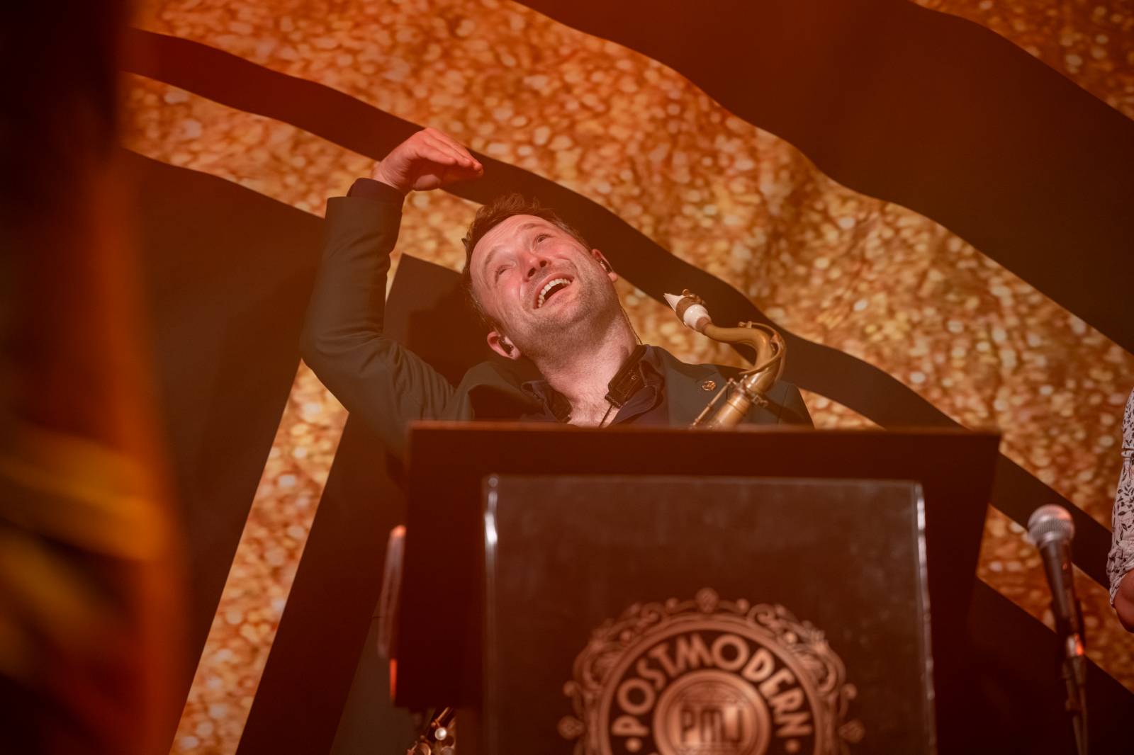 Postmodern Jukebox přivezl do pražského klubu Roxy trochu retra