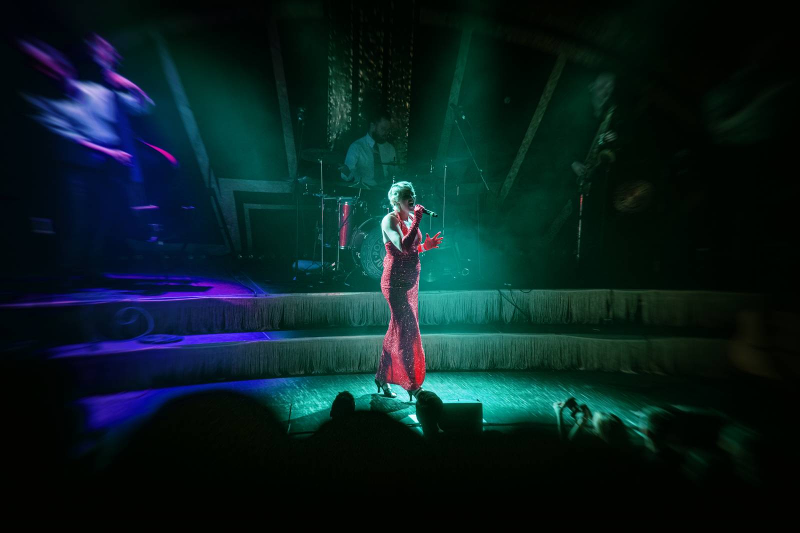 Postmodern Jukebox přivezl do pražského klubu Roxy trochu retra