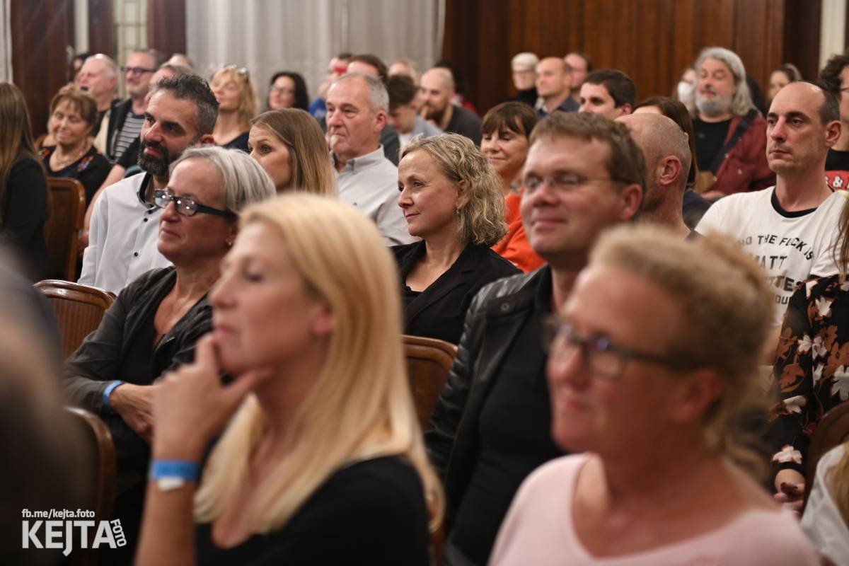 Tři sestry slaví čtyřicet let: Zlatá Praha uvedla dokument plný archivních záběrů, sahulovek i alkoholových eskapád