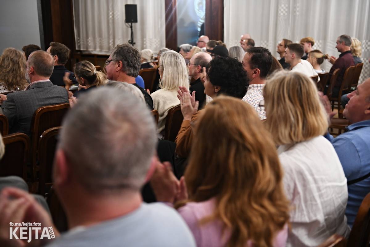 Tři sestry slaví čtyřicet let: Zlatá Praha uvedla dokument plný archivních záběrů, sahulovek i alkoholových eskapád