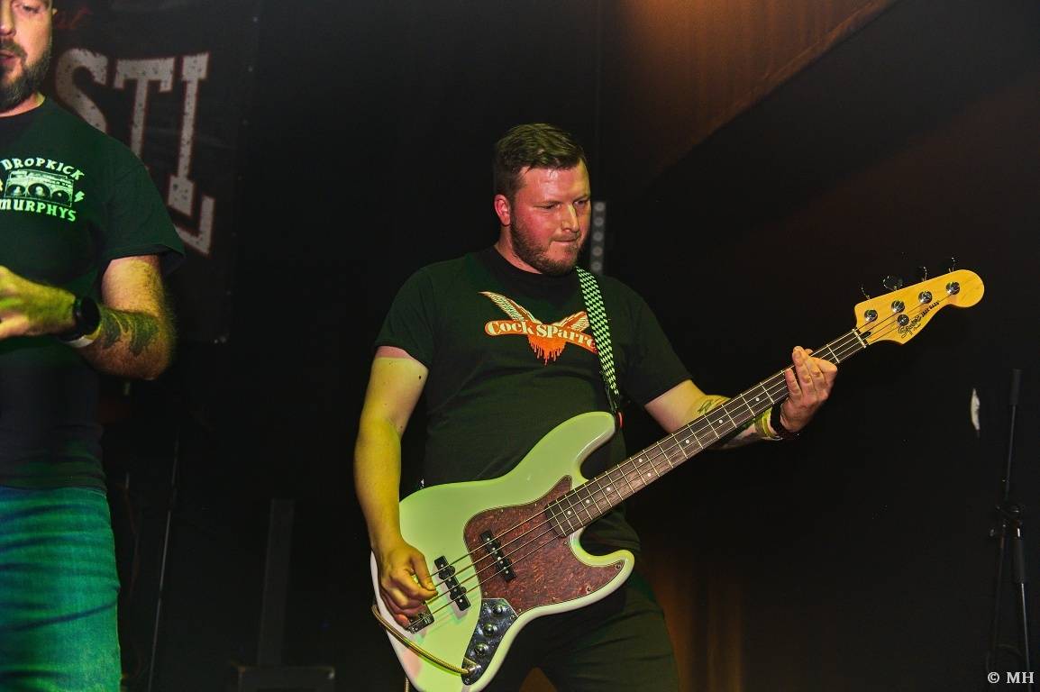 Punková jízda v Plzni. The Fialky a Vision Days vyprodali Divadlo pod lampou