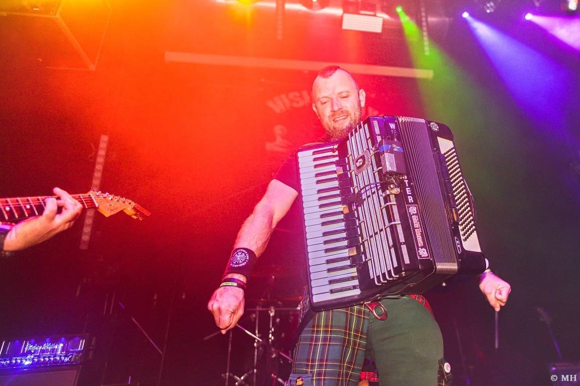 Punková jízda v Plzni. The Fialky a Vision Days vyprodali Divadlo pod lampou