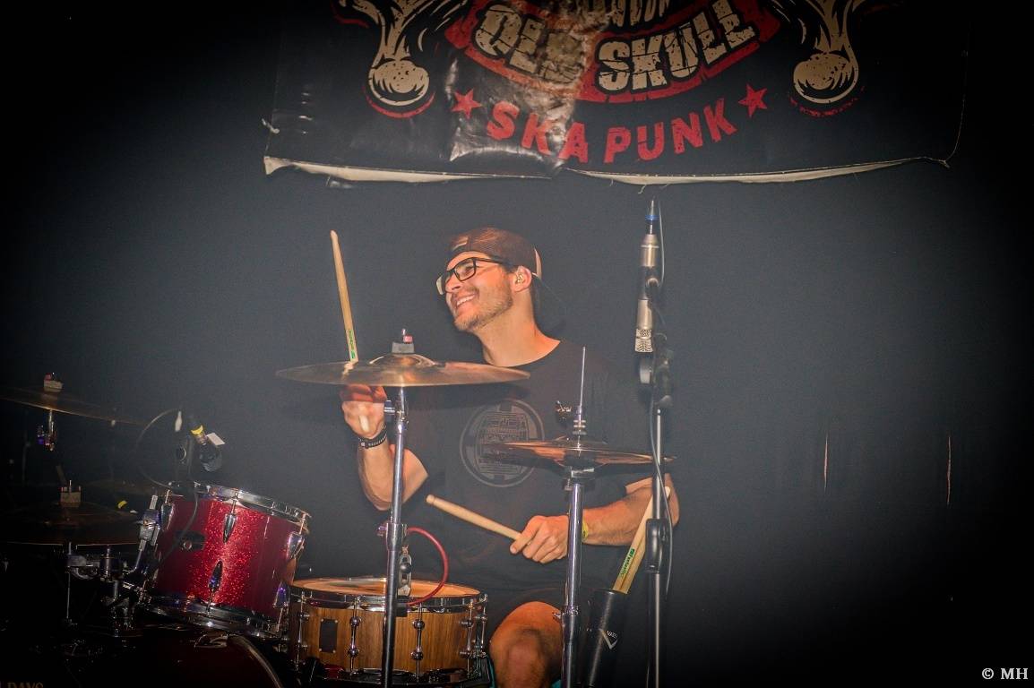 Punková jízda v Plzni. The Fialky a Vision Days vyprodali Divadlo pod lampou