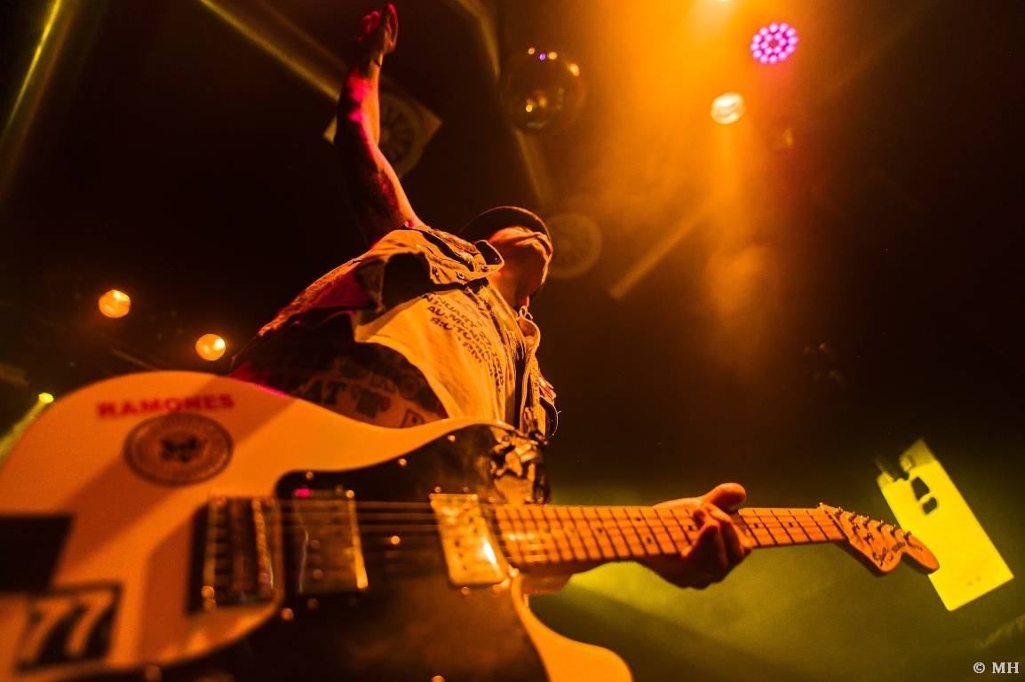 Punková jízda v Plzni. The Fialky a Vision Days vyprodali Divadlo pod lampou