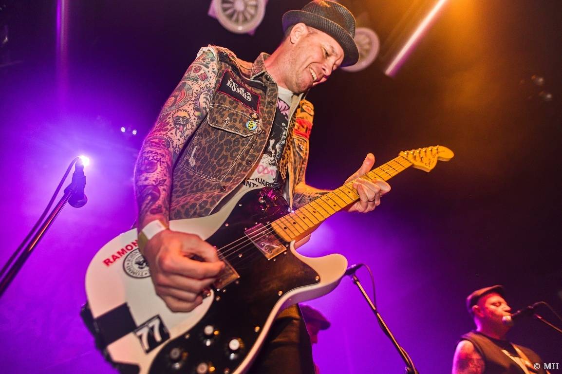 Punková jízda v Plzni. The Fialky a Vision Days vyprodali Divadlo pod lampou