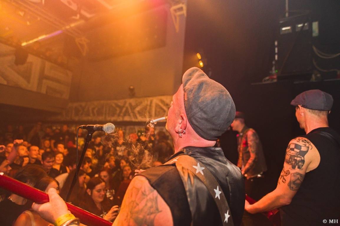 Punková jízda v Plzni. The Fialky a Vision Days vyprodali Divadlo pod lampou