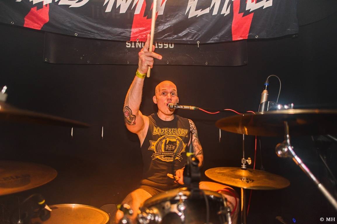 Punková jízda v Plzni. The Fialky a Vision Days vyprodali Divadlo pod lampou