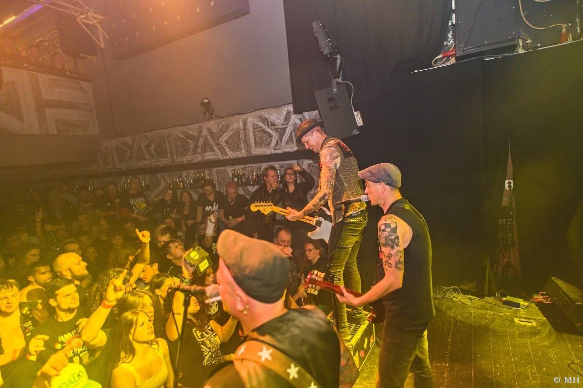 Punková jízda v Plzni. The Fialky a Vision Days vyprodali Divadlo pod lampou