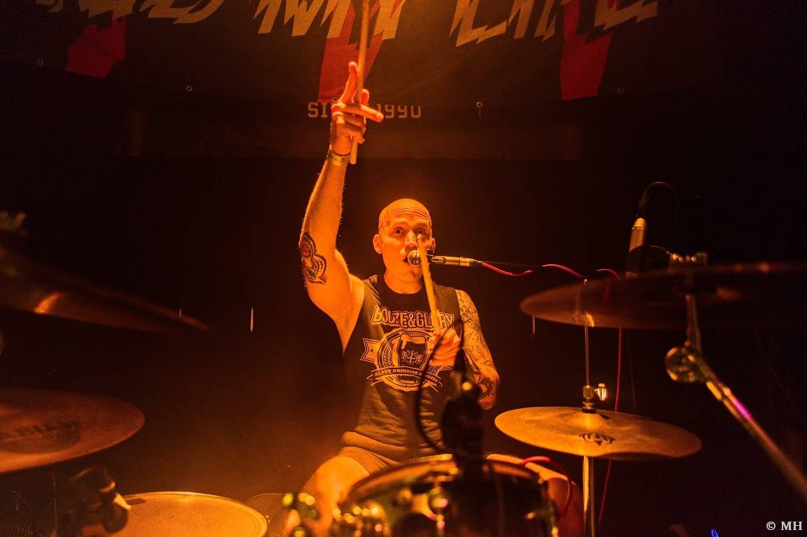 Punková jízda v Plzni. The Fialky a Vision Days vyprodali Divadlo pod lampou