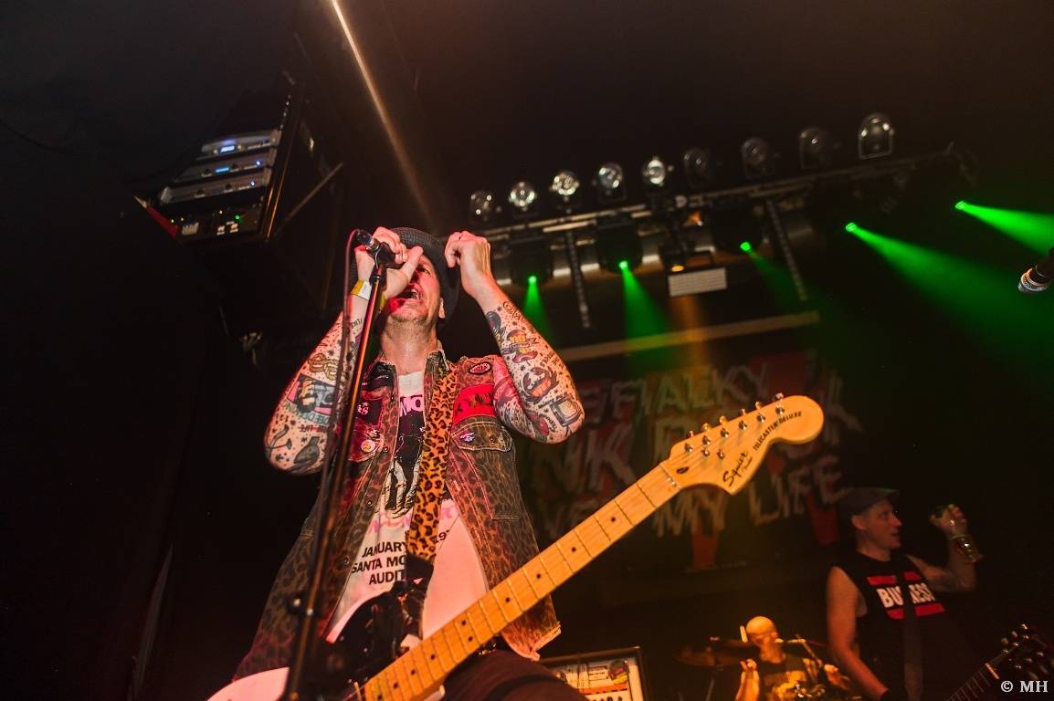 Punková jízda v Plzni. The Fialky a Vision Days vyprodali Divadlo pod lampou