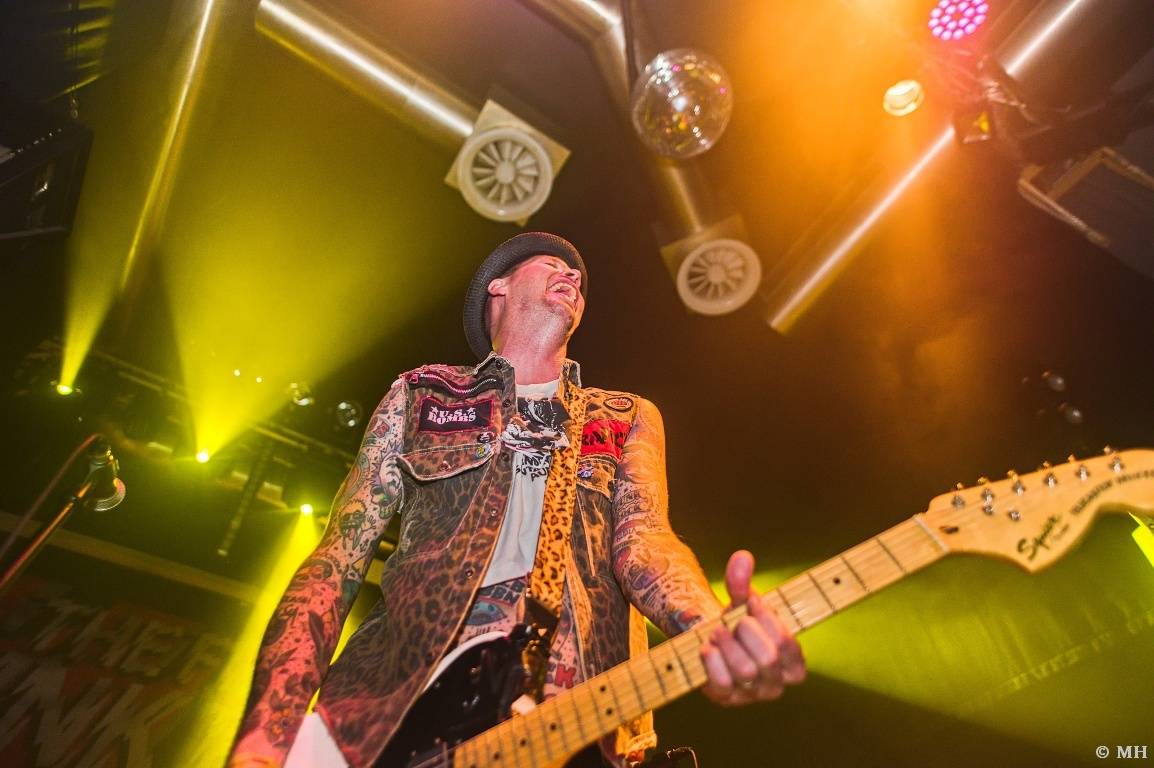 Punková jízda v Plzni. The Fialky a Vision Days vyprodali Divadlo pod lampou