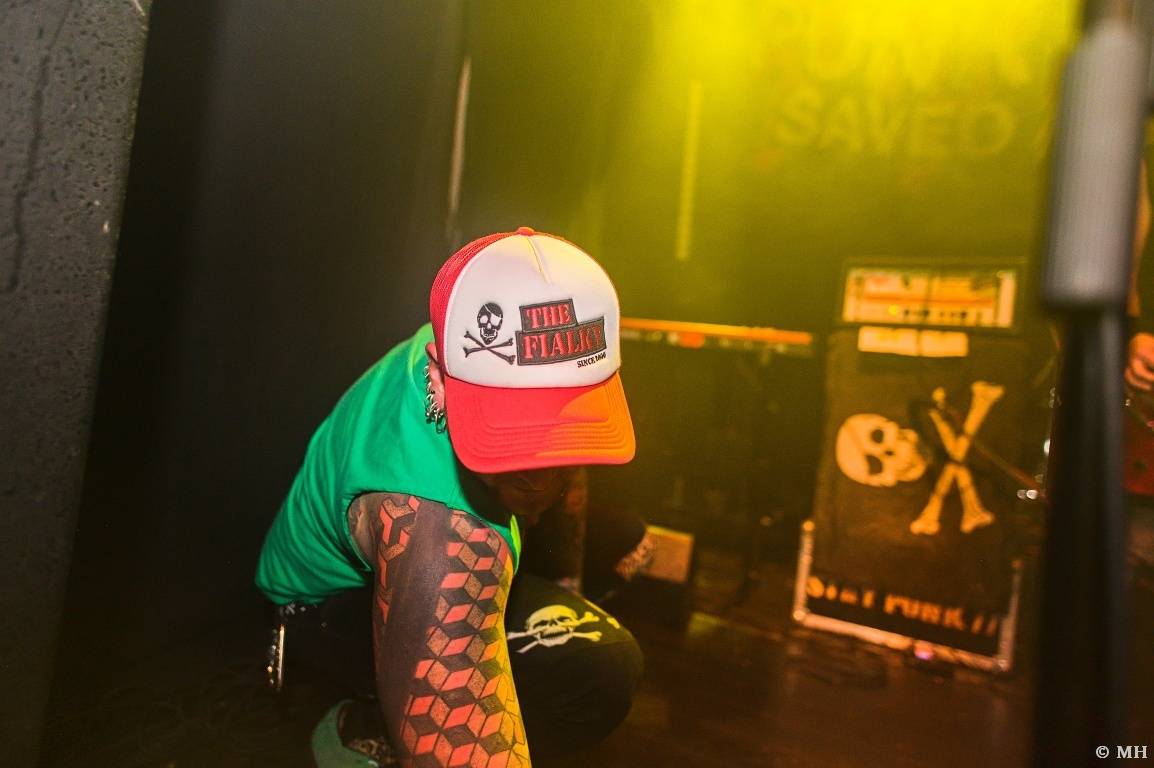 Punková jízda v Plzni. The Fialky a Vision Days vyprodali Divadlo pod lampou