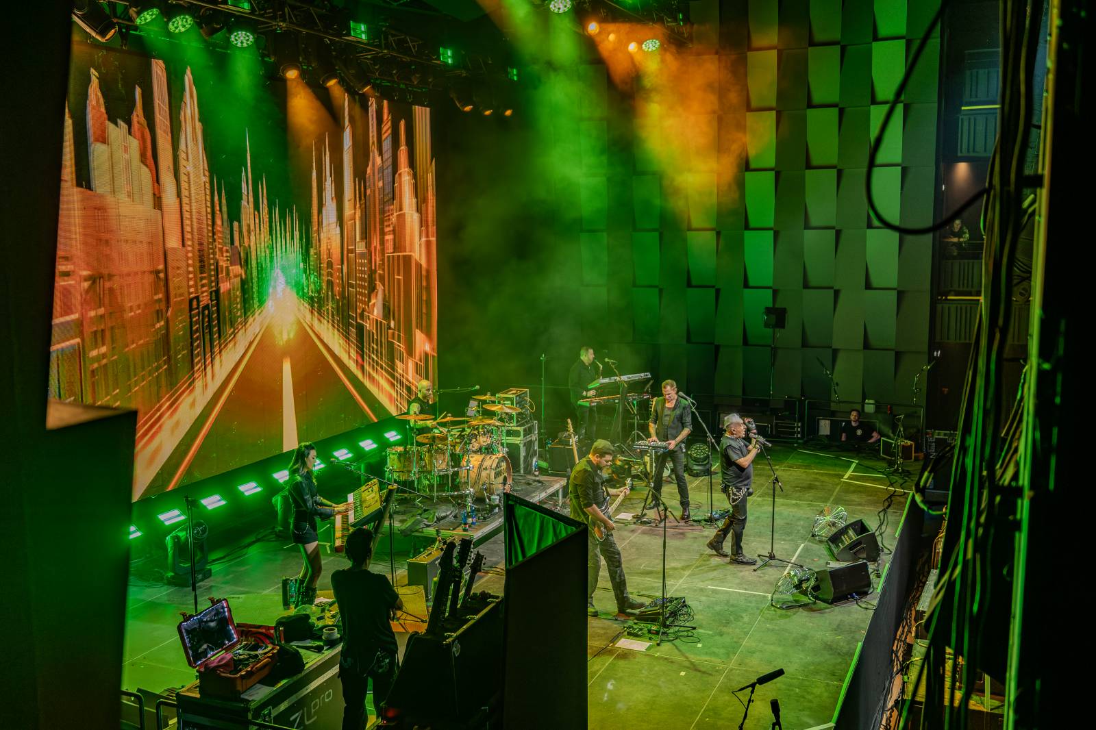 Relax, don't do it! Holly Johnson konečně přivezl hity Frankie Goes To Hollywood do Prahy 