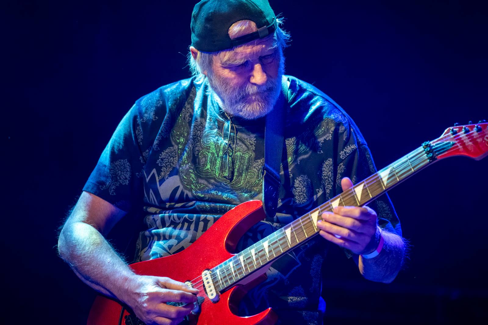 Progres 2 oslavili v zaplněném Lucerna Music Baru zlatou desku za aktuální album