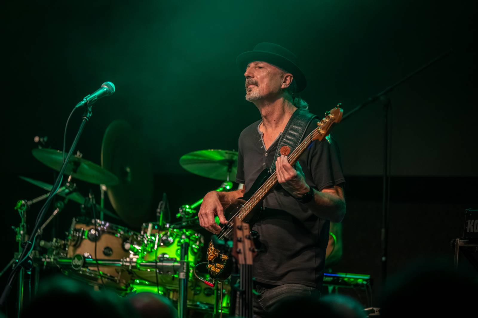 Progres 2 oslavili v zaplněném Lucerna Music Baru zlatou desku za aktuální album