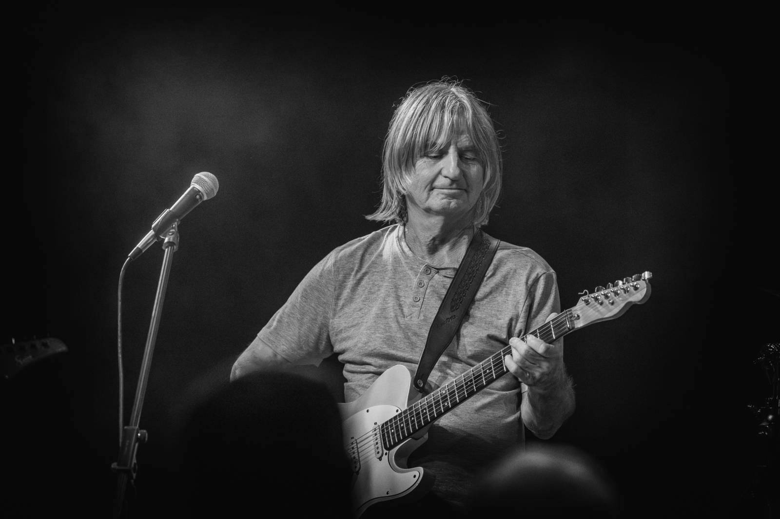 Progres 2 oslavili v zaplněném Lucerna Music Baru zlatou desku za aktuální album