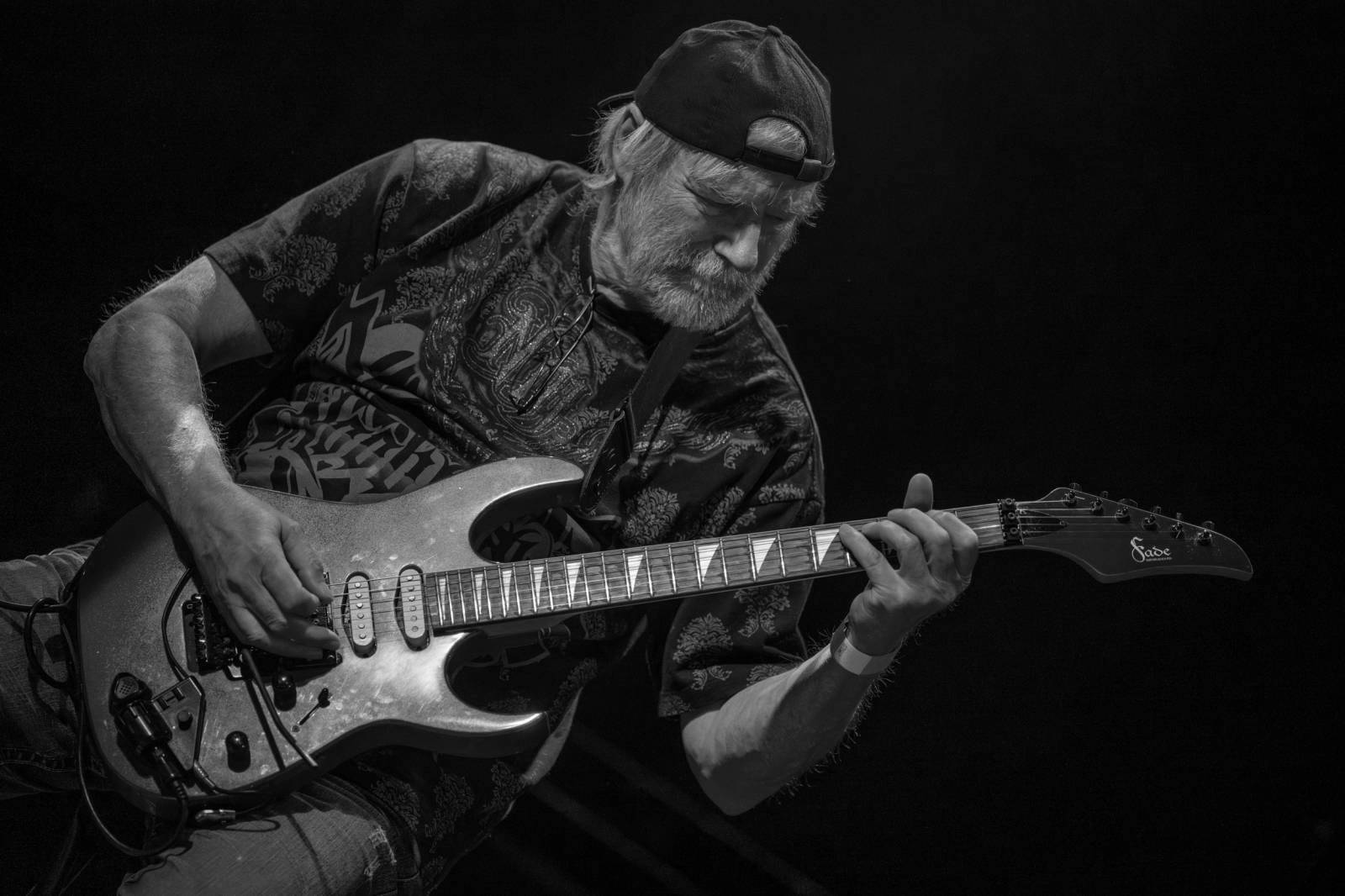 Progres 2 oslavili v zaplněném Lucerna Music Baru zlatou desku za aktuální album