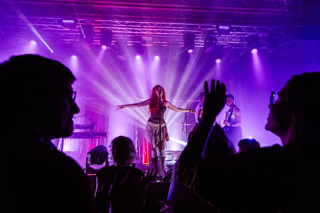 Brno zažilo hudební extázi: MYDY a We Are Domi roztančili Flédu