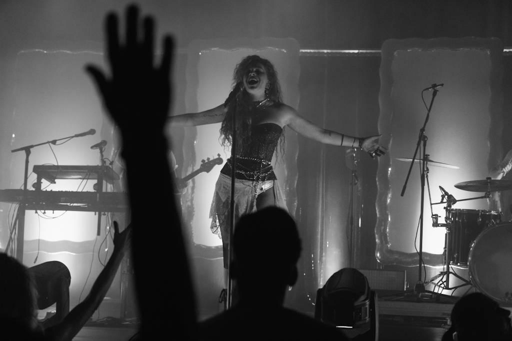 Brno zažilo hudební extázi: MYDY a We Are Domi roztančili Flédu