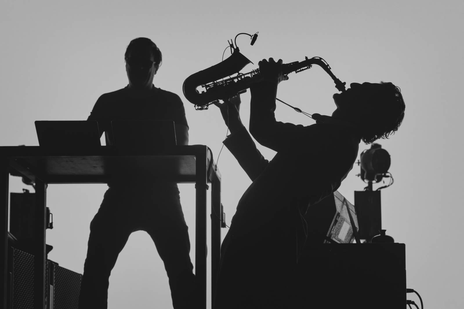 Parov Stelar roztančil Forum Karlín, vyprodanou show otevřel DJ El Siciliano