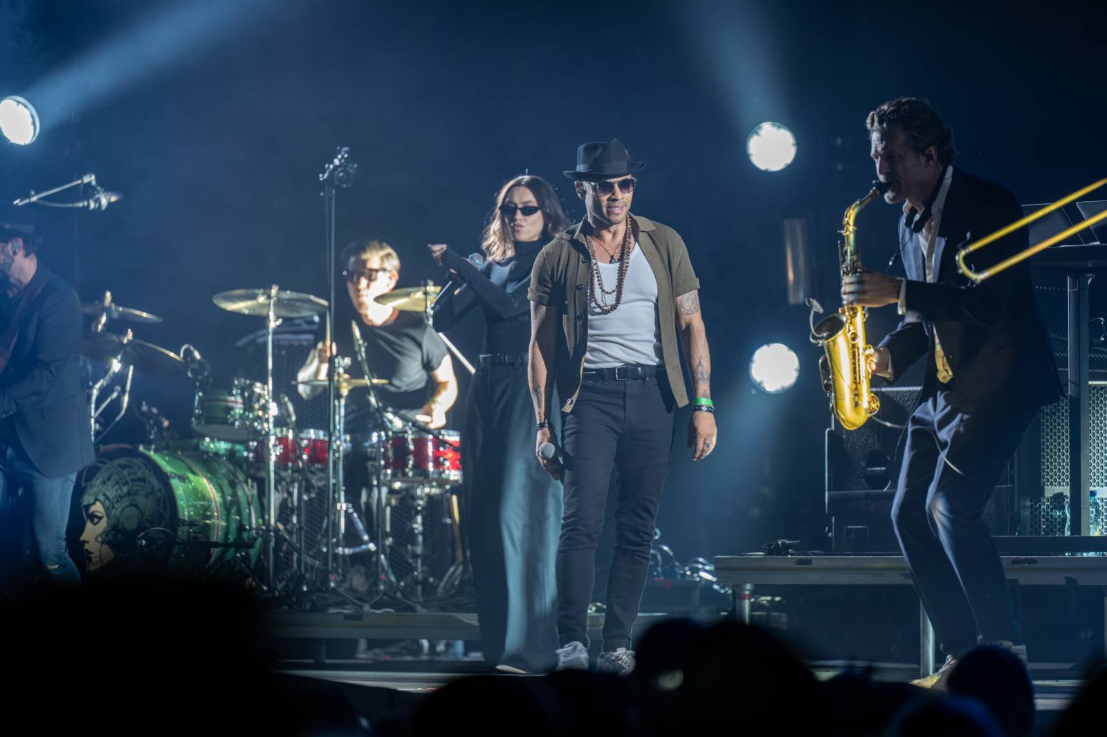 Parov Stelar roztančil Forum Karlín, vyprodanou show otevřel DJ El Siciliano