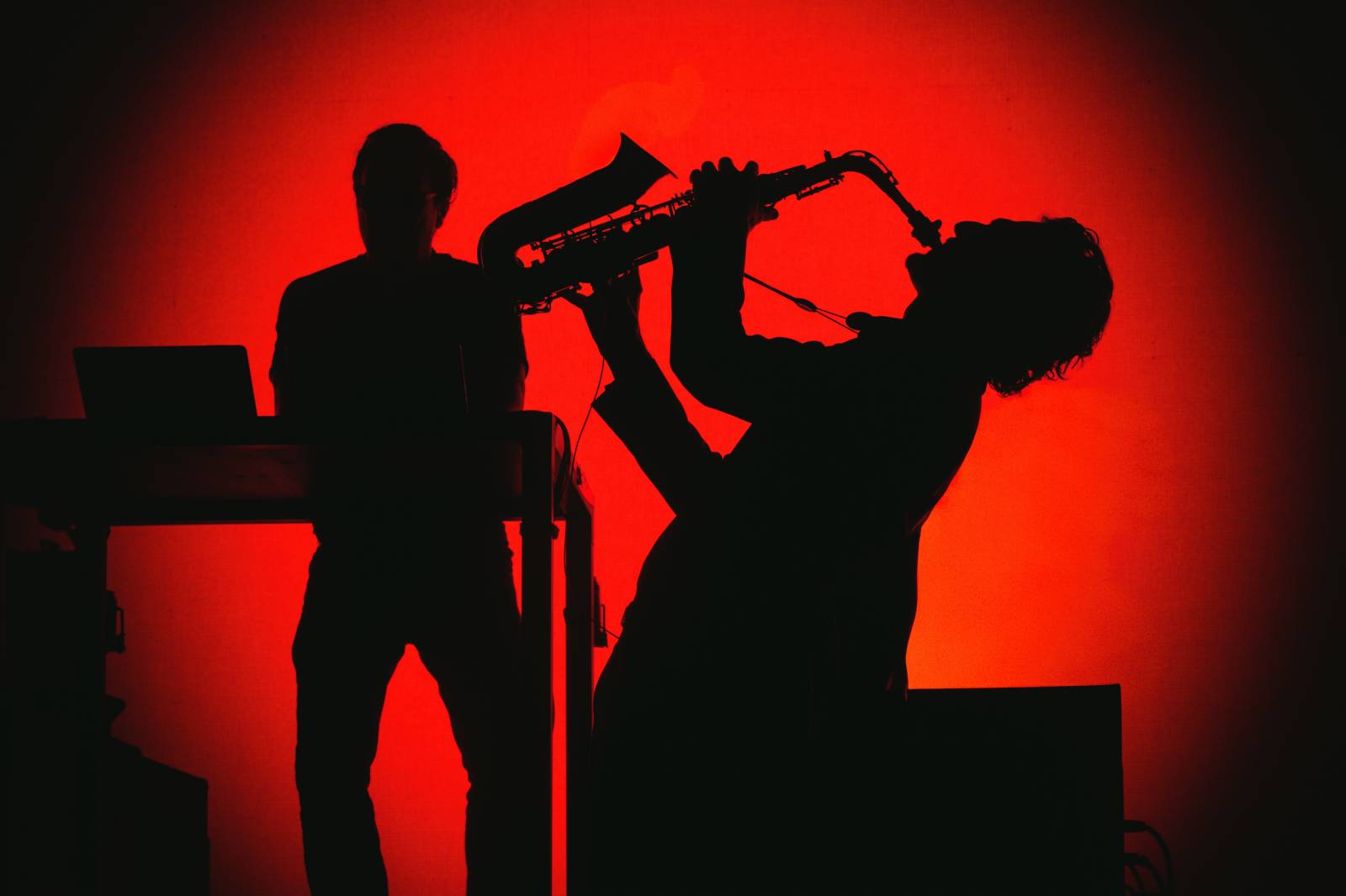 Parov Stelar roztančil Forum Karlín, vyprodanou show otevřel DJ El Siciliano