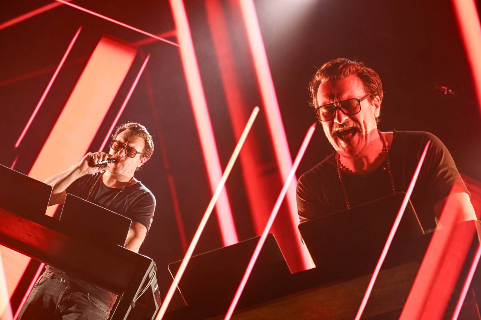 Parov Stelar roztančil Forum Karlín, vyprodanou show otevřel DJ El Siciliano