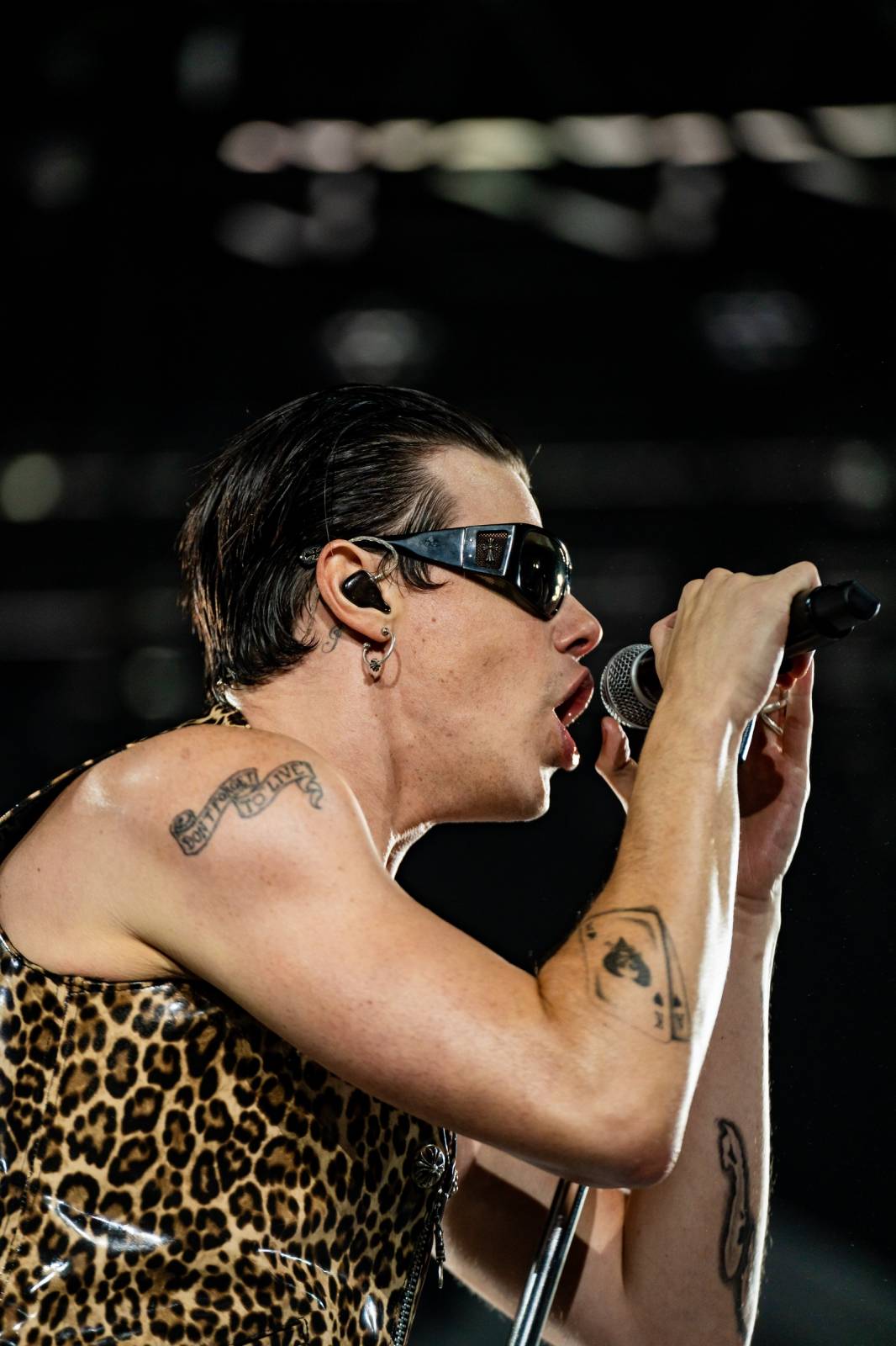 Divoký a bláznivý Yungblud dostal pražské publikum do varu. Mluvil česky a pozval si na stage fanouška