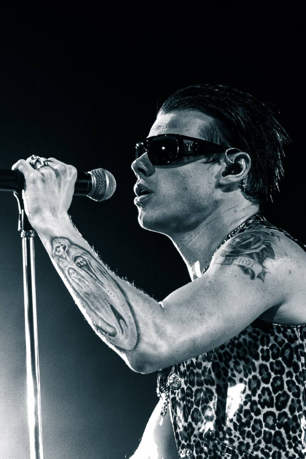 Divoký a bláznivý Yungblud dostal pražské publikum do varu. Mluvil česky a pozval si na stage fanouška