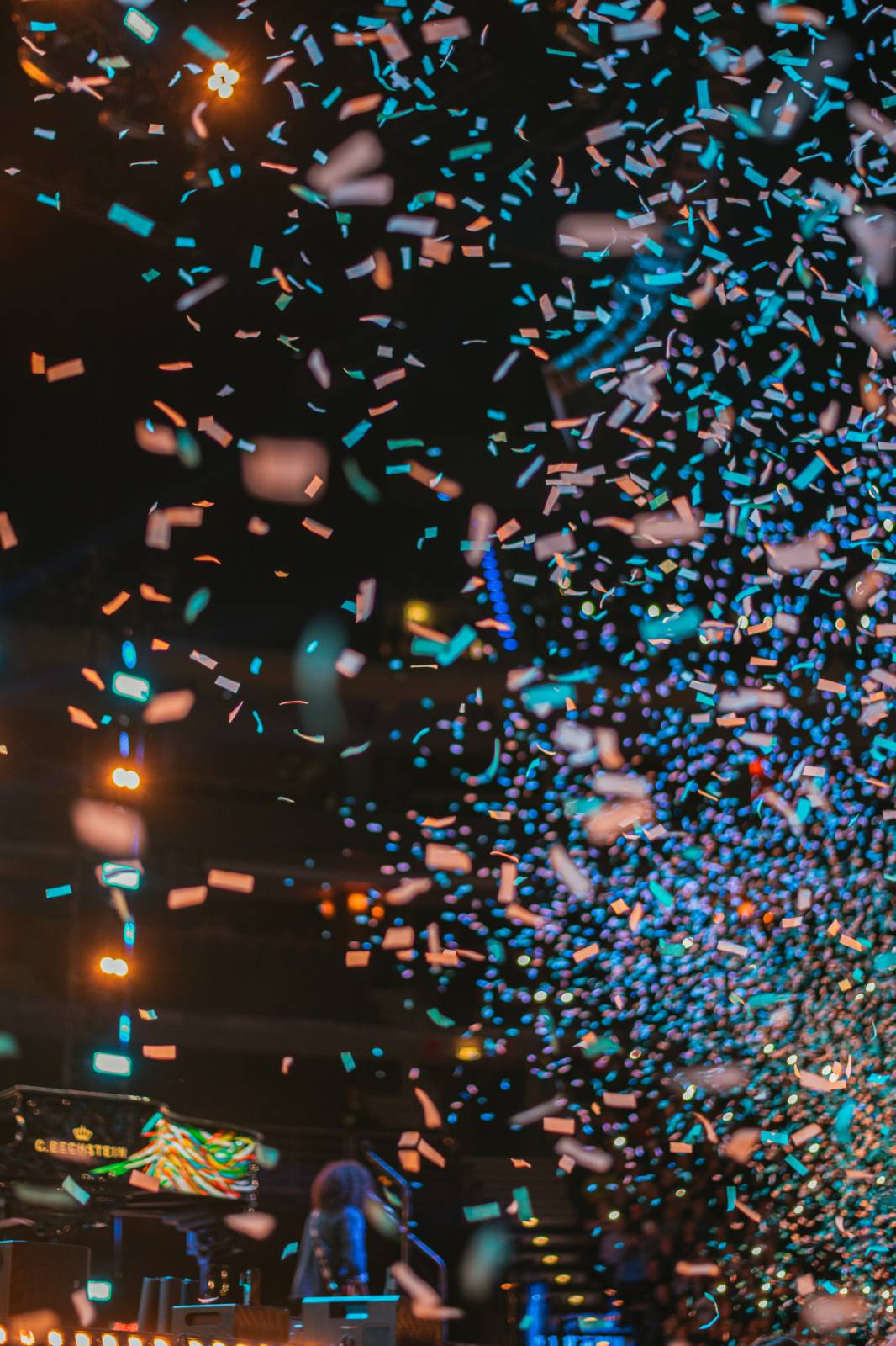 Český mejdan s Impulsem rozhýbal Prahu. Vystoupili Marek Ztracený, Marie Rottrová, Paľo Habera i Jelen