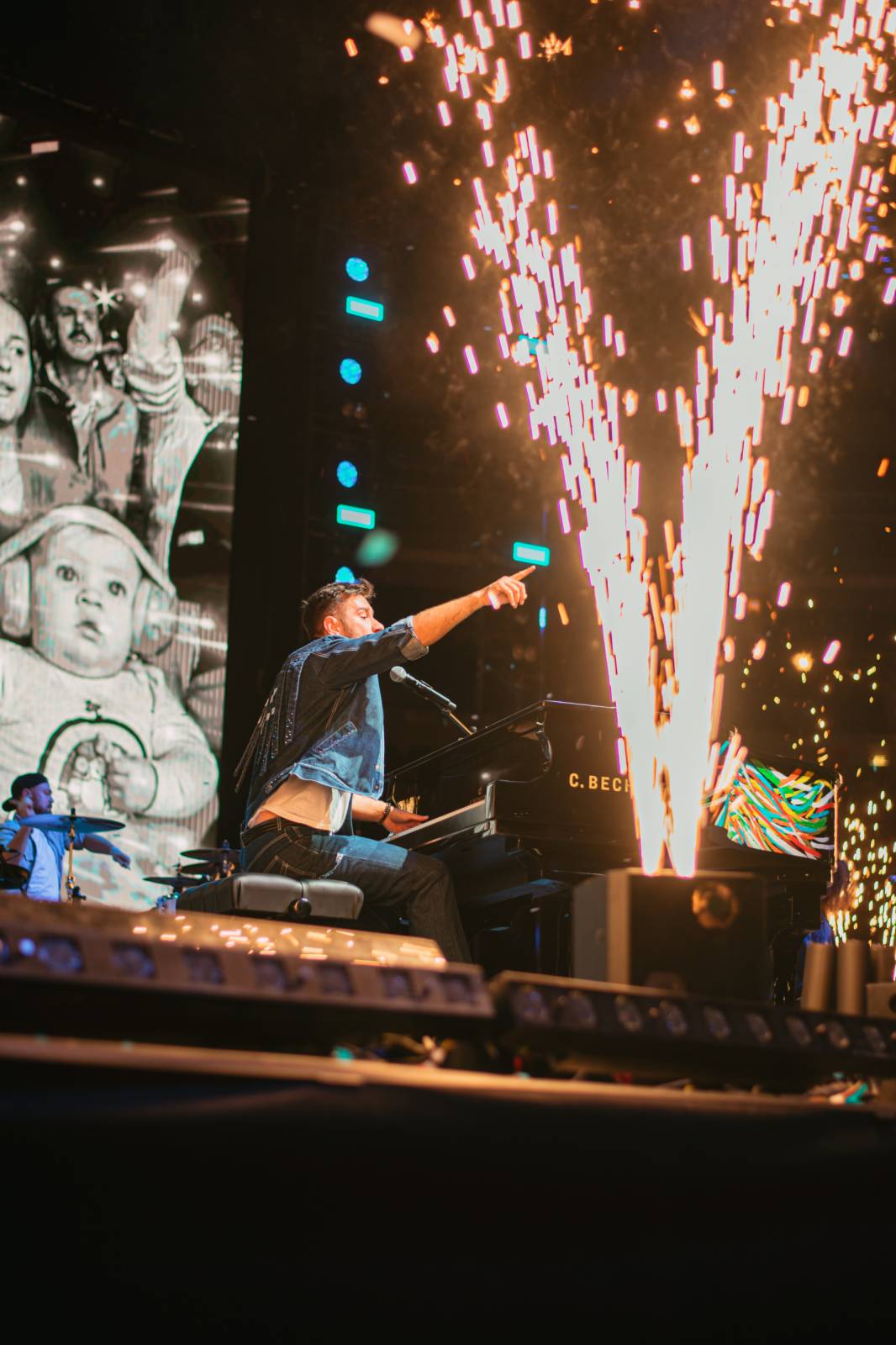 Český mejdan s Impulsem rozhýbal Prahu. Vystoupili Marek Ztracený, Marie Rottrová, Paľo Habera i Jelen