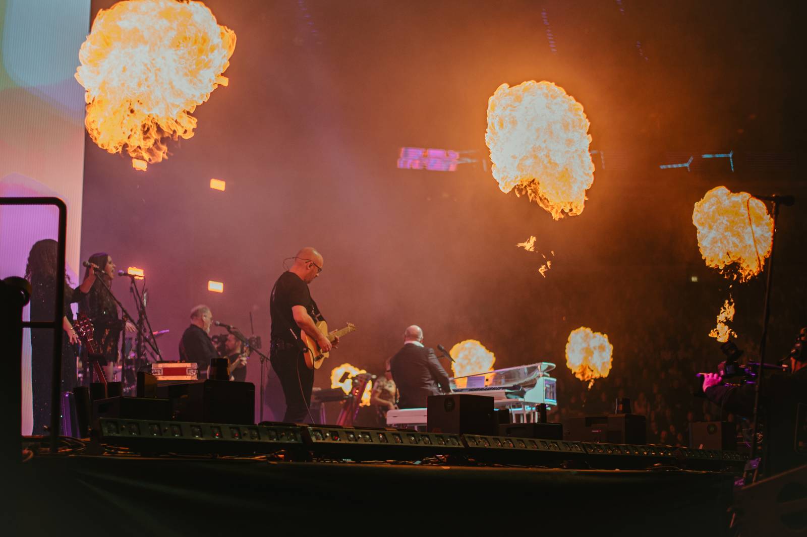 Český mejdan s Impulsem rozhýbal Prahu. Vystoupili Marek Ztracený, Marie Rottrová, Paľo Habera i Jelen