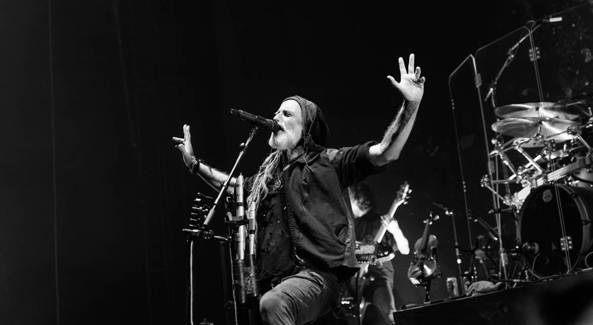  Arch Enemy, Eluveitie, Amorphis a Gatecreeper proměnili halu v pražských Holešovicích na metalové nebe