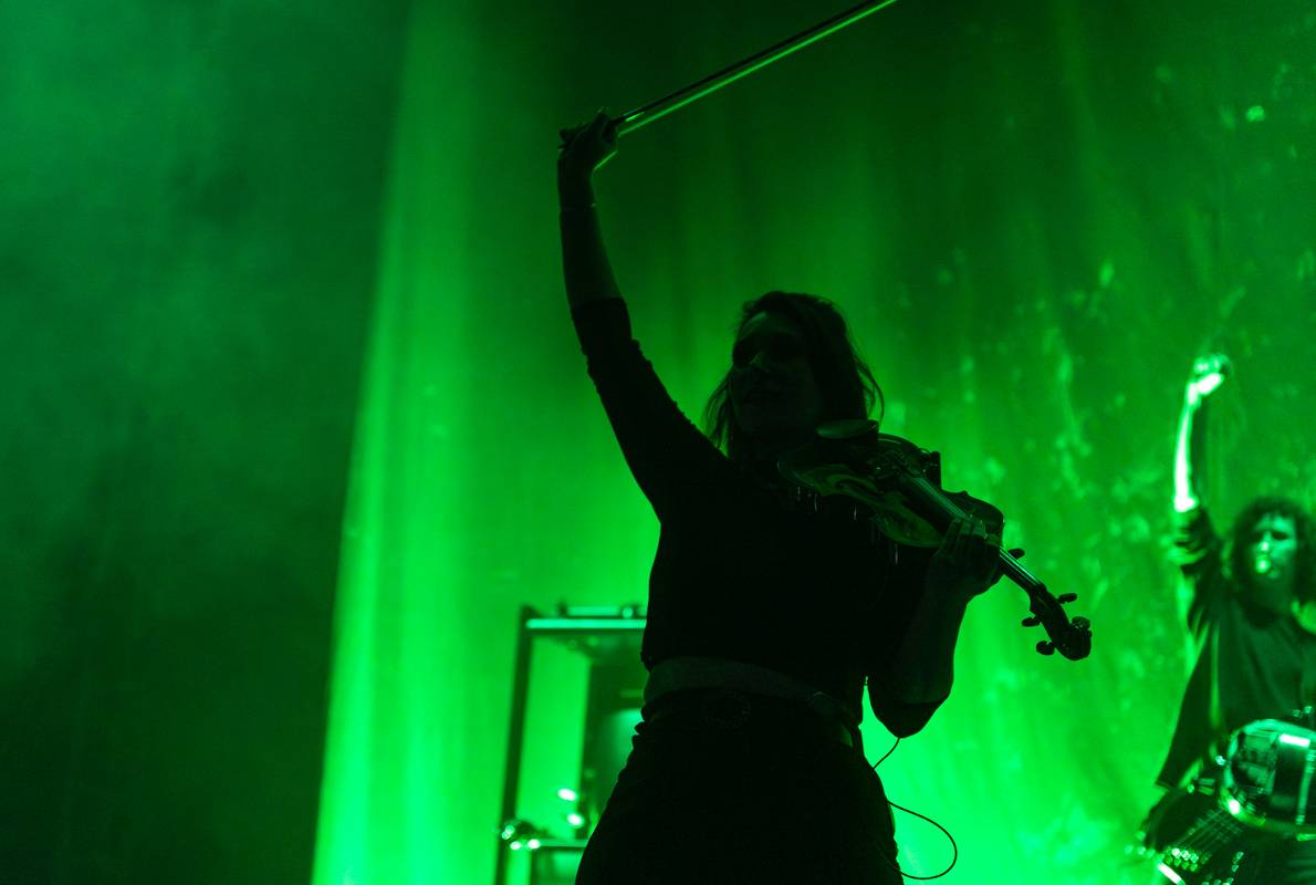  Arch Enemy, Eluveitie, Amorphis a Gatecreeper proměnili halu v pražských Holešovicích na metalové nebe