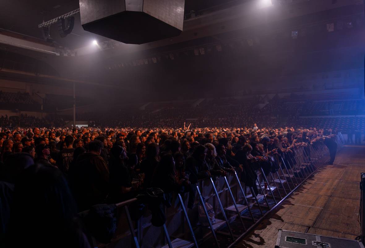  Arch Enemy, Eluveitie, Amorphis a Gatecreeper proměnili halu v pražských Holešovicích na metalové nebe