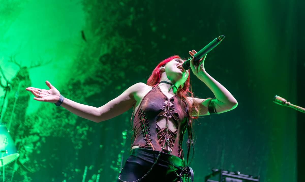  Arch Enemy, Eluveitie, Amorphis a Gatecreeper proměnili halu v pražských Holešovicích na metalové nebe