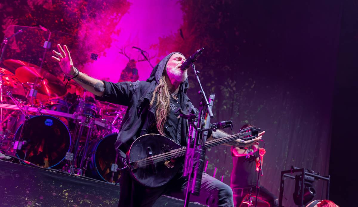  Arch Enemy, Eluveitie, Amorphis a Gatecreeper proměnili halu v pražských Holešovicích na metalové nebe