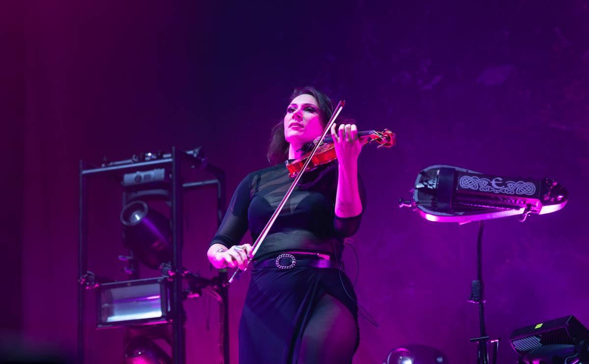  Arch Enemy, Eluveitie, Amorphis a Gatecreeper proměnili halu v pražských Holešovicích na metalové nebe