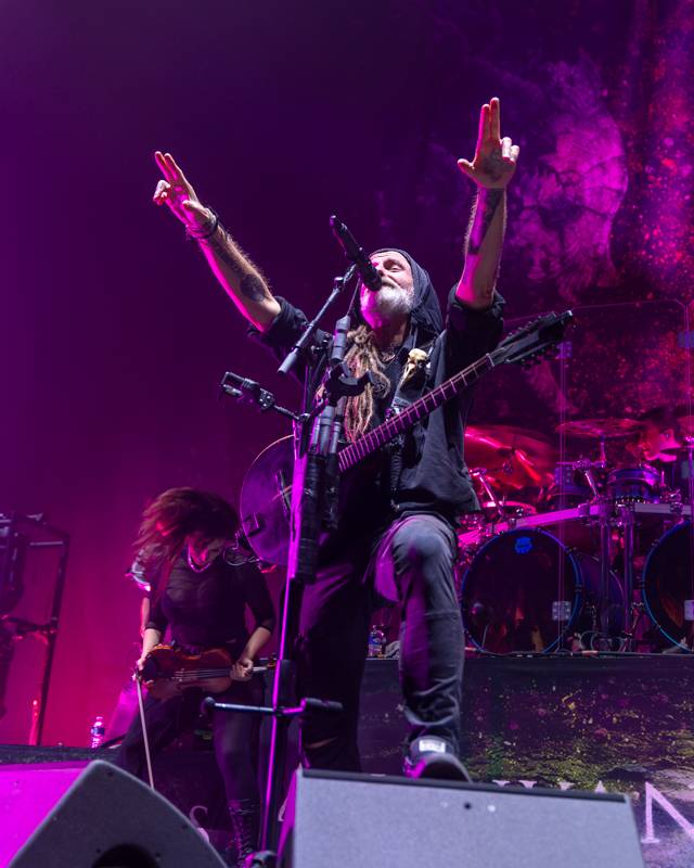  Arch Enemy, Eluveitie, Amorphis a Gatecreeper proměnili halu v pražských Holešovicích na metalové nebe