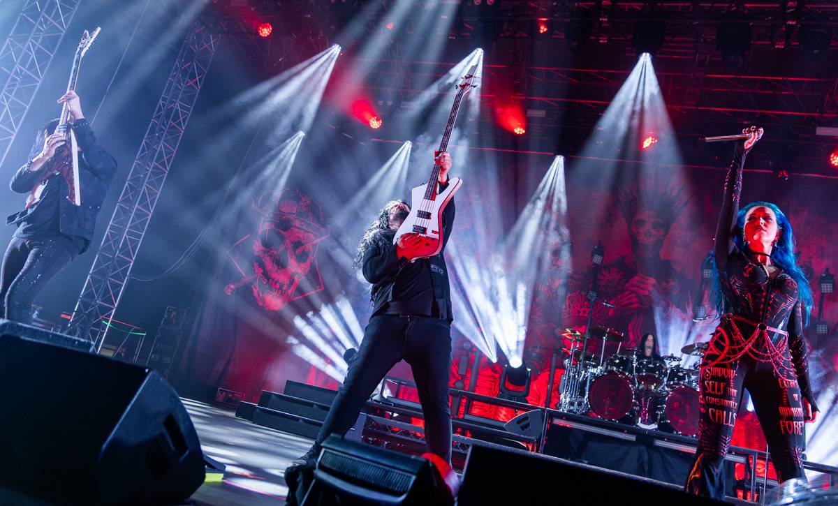  Arch Enemy, Eluveitie, Amorphis a Gatecreeper proměnili halu v pražských Holešovicích na metalové nebe