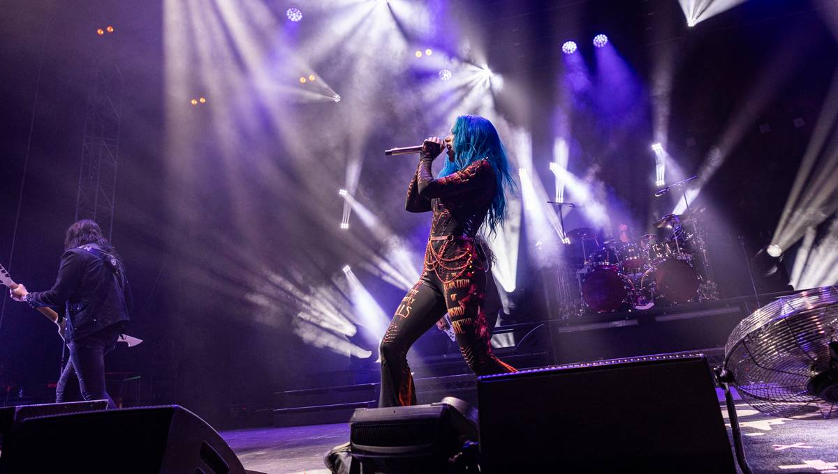  Arch Enemy, Eluveitie, Amorphis a Gatecreeper proměnili halu v pražských Holešovicích na metalové nebe