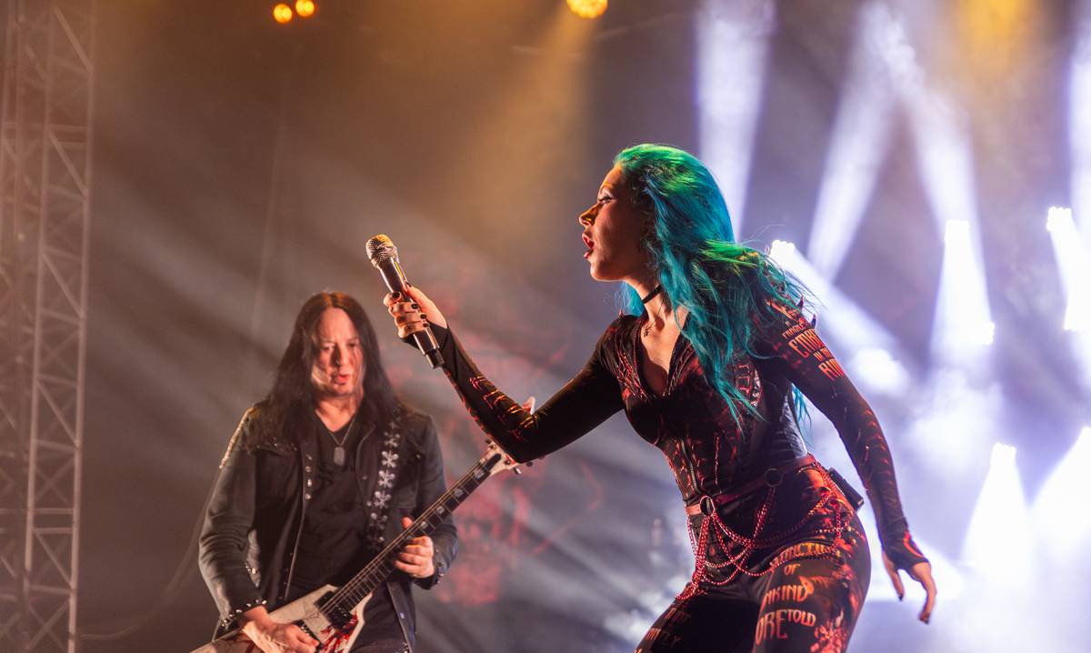  Arch Enemy, Eluveitie, Amorphis a Gatecreeper proměnili halu v pražských Holešovicích na metalové nebe