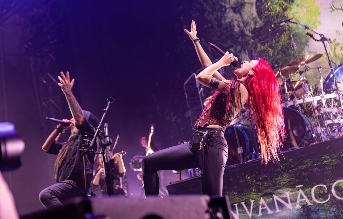  Arch Enemy, Eluveitie, Amorphis a Gatecreeper proměnili halu v pražských Holešovicích na metalové nebe