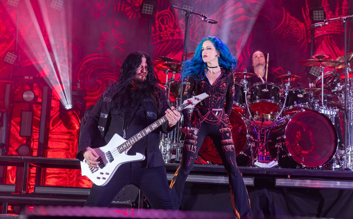  Arch Enemy, Eluveitie, Amorphis a Gatecreeper proměnili halu v pražských Holešovicích na metalové nebe