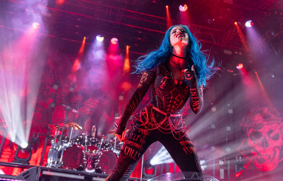  Arch Enemy, Eluveitie, Amorphis a Gatecreeper proměnili halu v pražských Holešovicích na metalové nebe