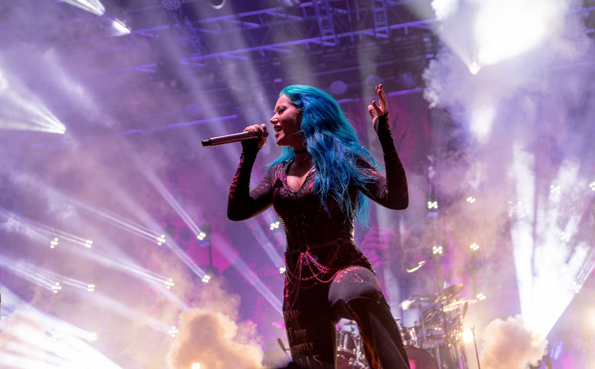  Arch Enemy, Eluveitie, Amorphis a Gatecreeper proměnili halu v pražských Holešovicích na metalové nebe